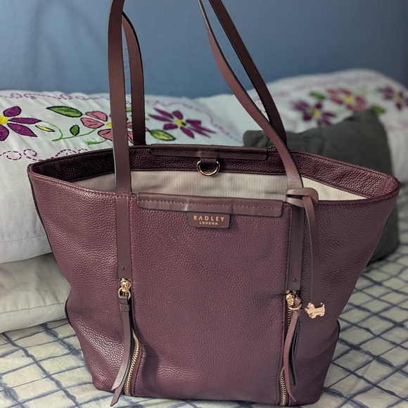 Hilary Radley Deep Red Tote Bag - Picture 3 of 10